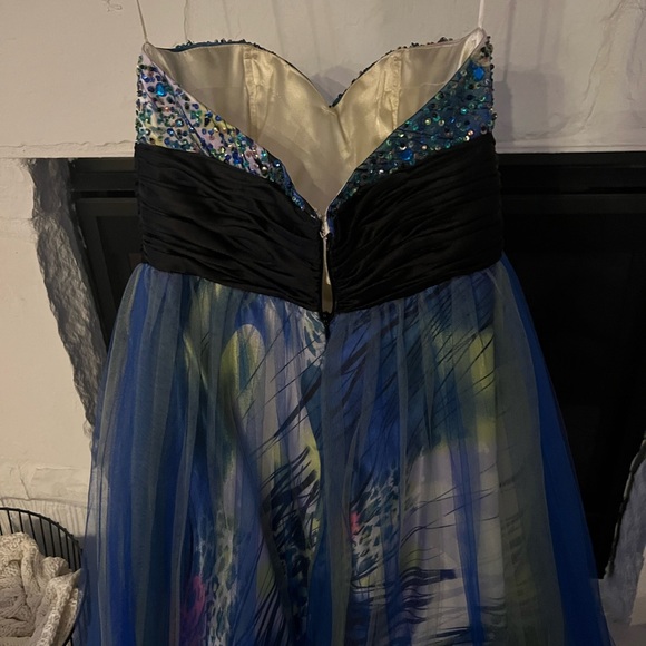 Cache Prom Dress - Picture 4 of 5